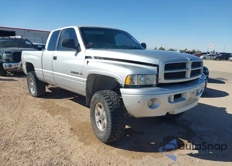 2001 Dodge Ram 1500 St из США, поврежденный, VIN 3B7HF13Z51G750296